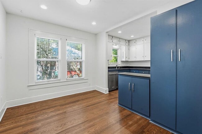 Building Photo - 804 Rutherford Pl