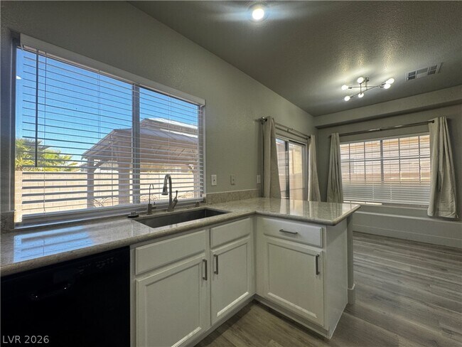 Building Photo - 7232 Deer View Ct