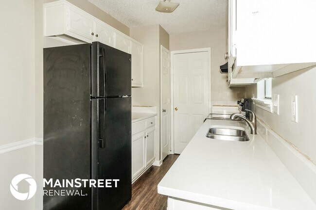 Building Photo - 4354 Rosswood Dr