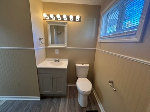 Building Photo - 907 Dover Dr