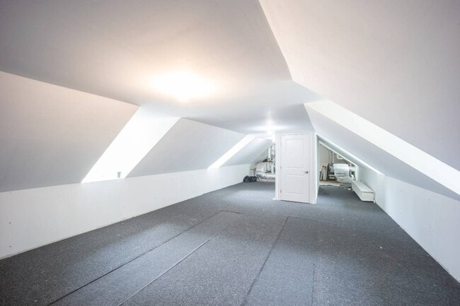 Building Photo - 1 Kewanee Rd