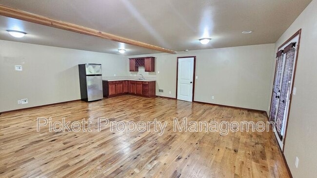 Building Photo - 1330 Corbet Dr
