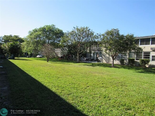 Building Photo - 93 Tilford S