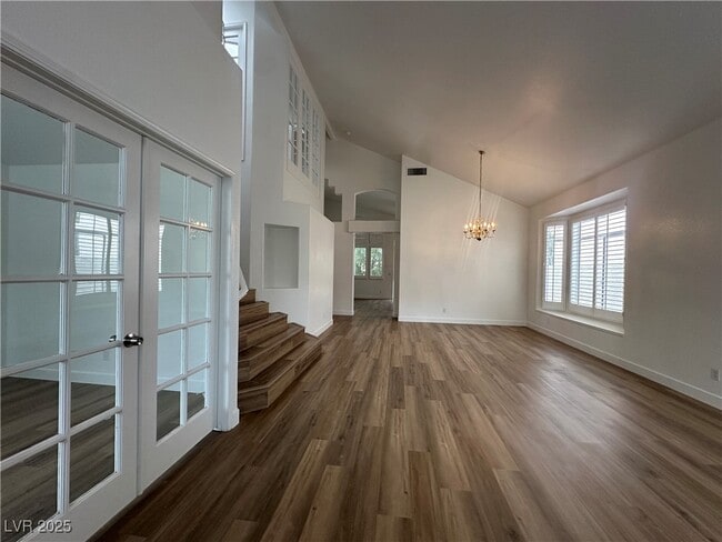 Building Photo - 2424 Shady Vista Dr