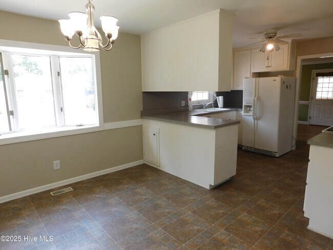 Building Photo - 509 W Wilson Creek Dr