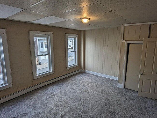 Building Photo - Huge 5bd in York!!