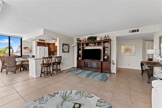 Building Photo - 6268 Palma Del Mar Blvd S