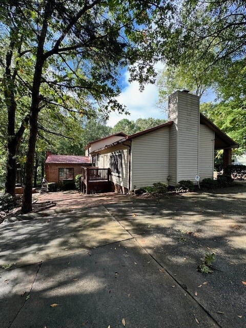 Building Photo - Beautiful 4 bed -2.5 Bath in South Charlotte