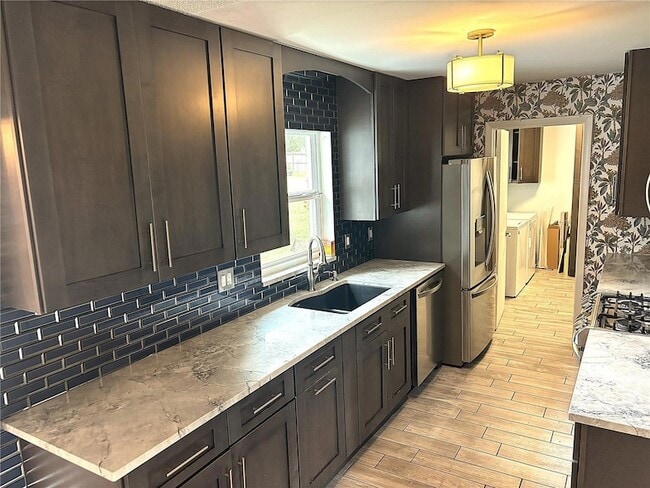 Building Photo - 668 Georgia Ave