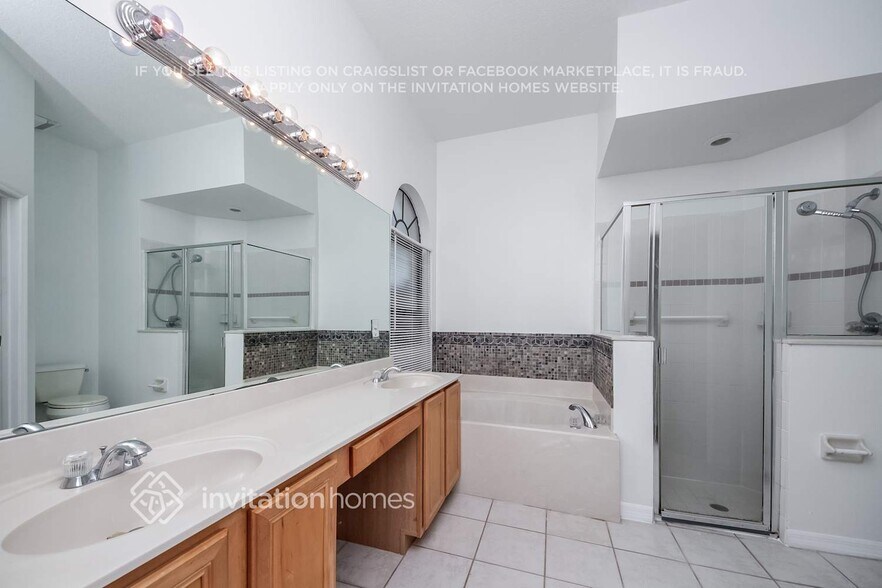 Building Photo - 2700 Port Ct