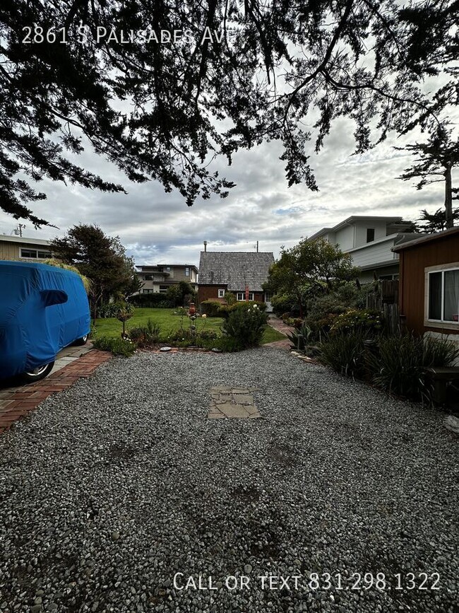 Building Photo - 2861 S Palisades Ave