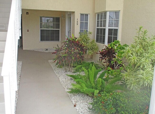 Building Photo - 740 Lake Orchid Cir