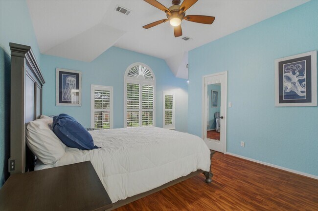 Building Photo - 4704 Broadmoor Dr