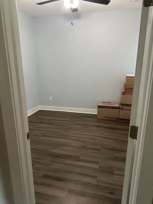 Building Photo - 3 bedroom 2 bath Duplex at 53rd & Meridian