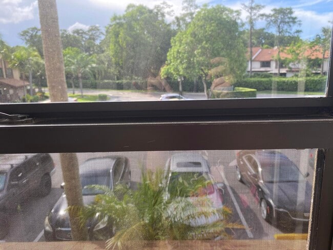 Building Photo - 3961 Cocoplum Cir