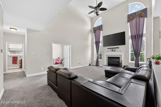 Building Photo - 153 Sandra Way