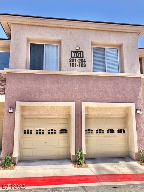 Building Photo - 701 Peachy Canyon Cir