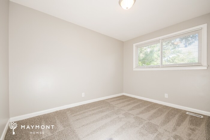 Building Photo - 4117 Oakridge Dr