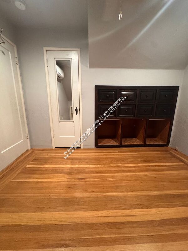 Building Photo - 7850 Crest Ave