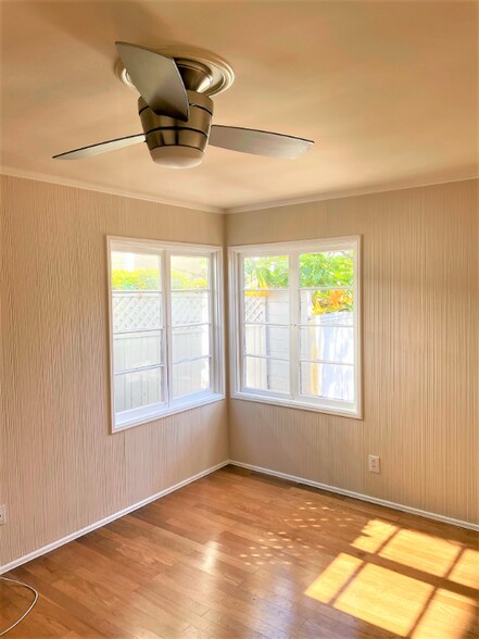 Building Photo - 325 Los Olivos