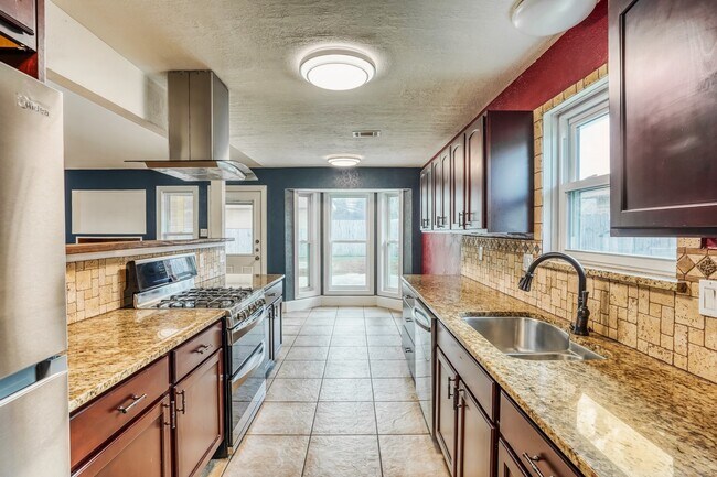 Building Photo - 18731 Shannon Glen Ln