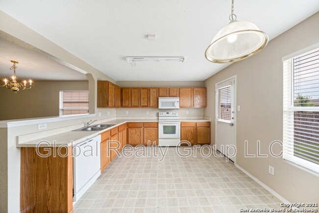 Building Photo - 129 Creek Run