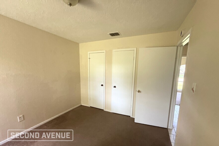 Building Photo - 1355 Tenderden Dr