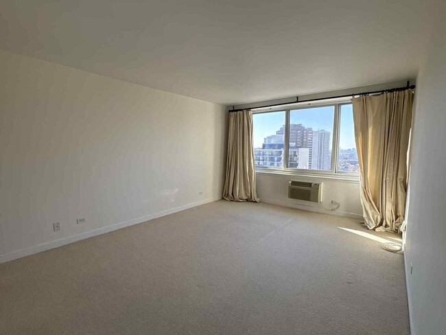 Building Photo - 1440 N Lake Shore Dr