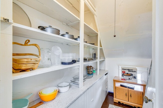 Building Photo - 71 Sanford St