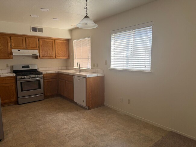 Building Photo - 8317 Bramble Bush Cir