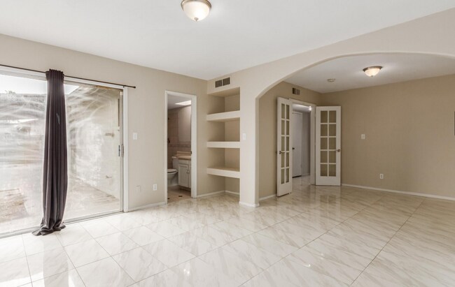 Building Photo - Great Chandler location with no HOA!!!