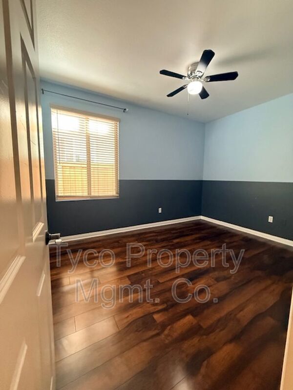 Building Photo - 5215 Sandbar Cove Way