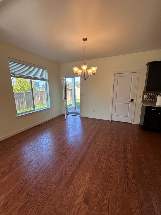 Building Photo - Beautiful Three Bedroom House for Rent in ...