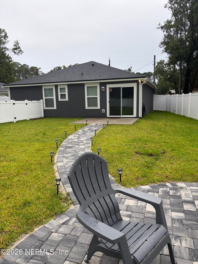 Building Photo - 2783 Larsen Rd