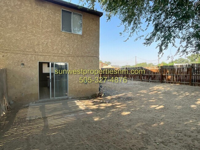 Building Photo - 1631 N Farmington Ave