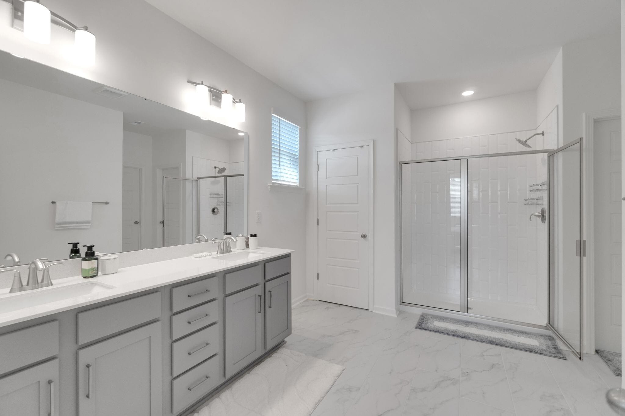 Building Photo - 12129 Rowan Hill Dr