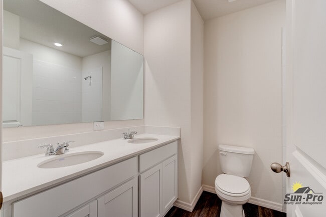 Building Photo - 4240 Acoma Dr