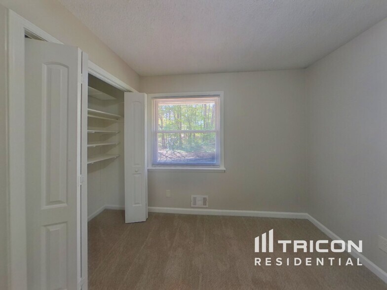 Building Photo - 2574 Northbrook Rd