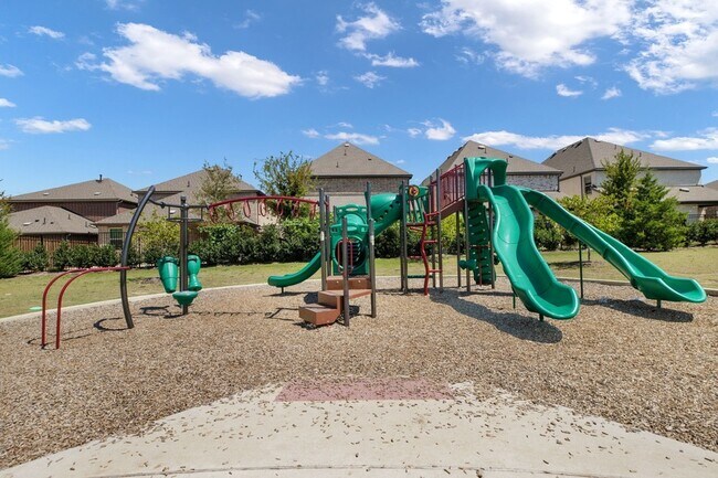 Building Photo - 1456 Kit King Dr
