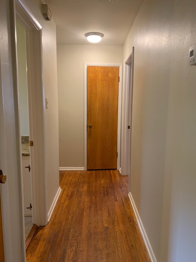 Building Photo - 406 Turner St