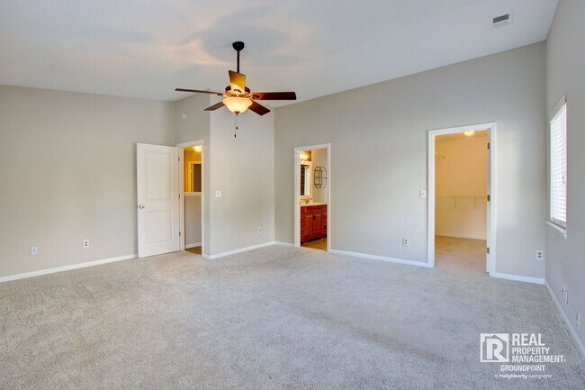 Building Photo - 121 Sioux Ct