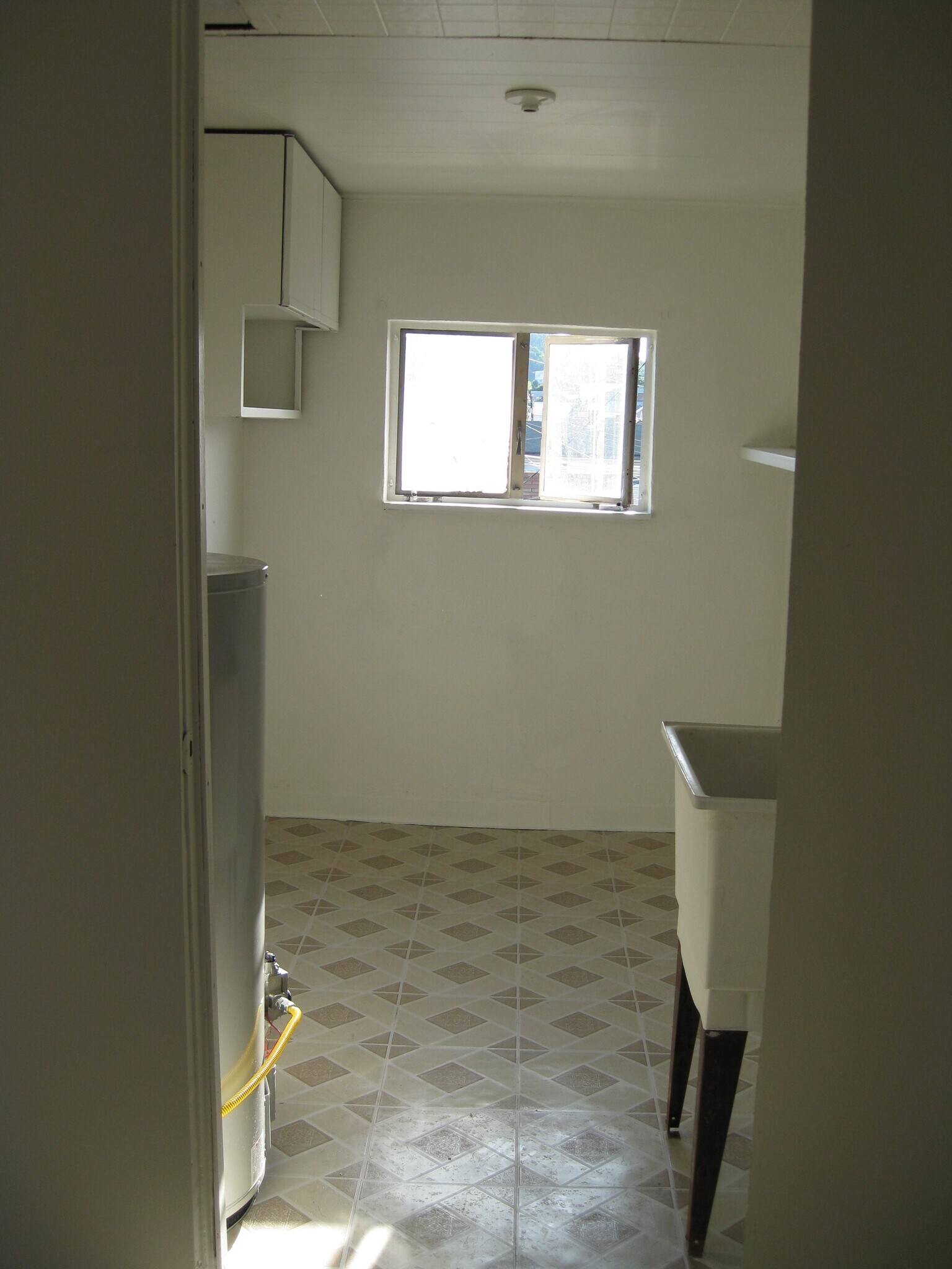 Building Photo - 624 Carothers Ave