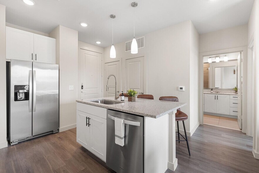 Building Photo - 5820 1/2 Cameron Rd