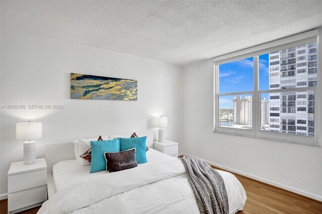 Building Photo - 2501 S Ocean Dr