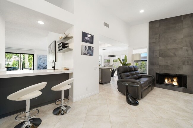 Building Photo - 74830 Waring Ct