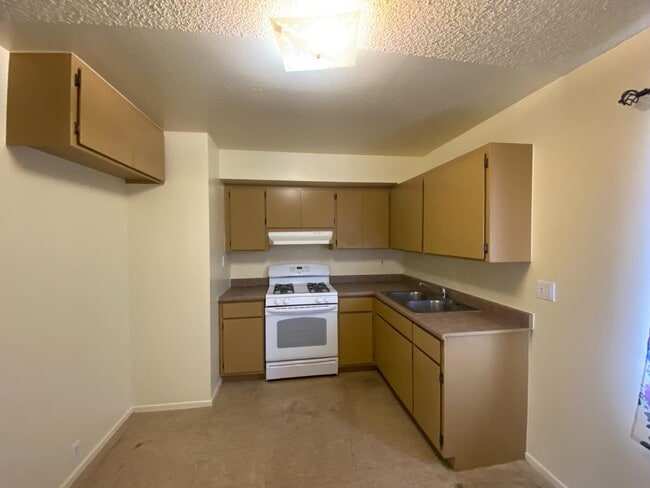 Building Photo - 15156 Elm Ct