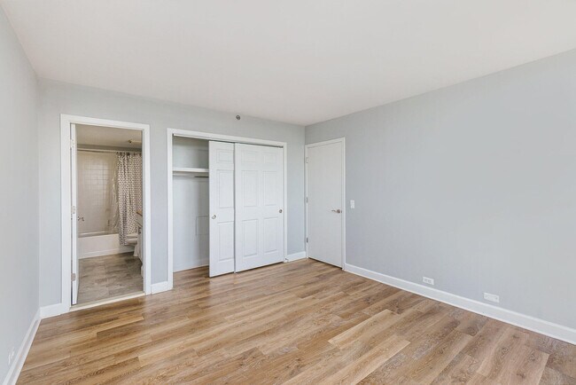 Building Photo - 3320 Spinnaker Ln