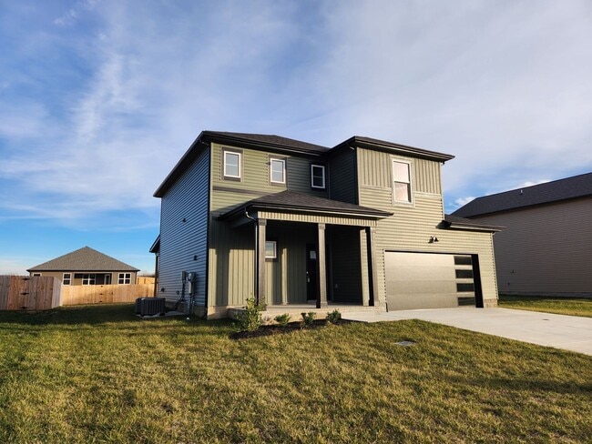 Building Photo - Welcome to Clarksville!