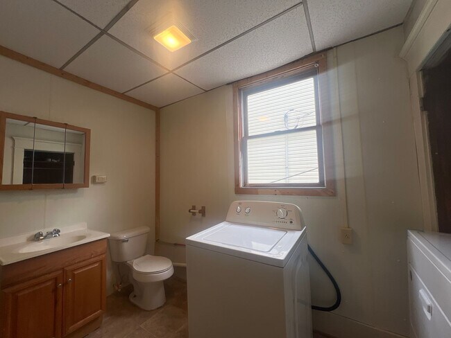 Building Photo - 753/ 755/ 755.5 Garrison Ave