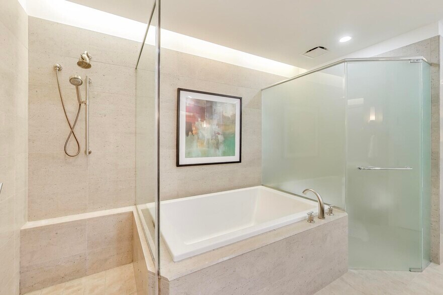 Building Photo - 401 N Wabash Ave